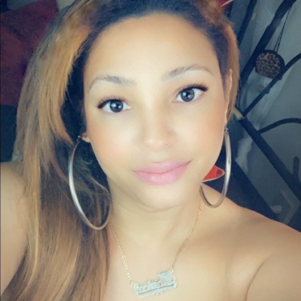 Meet your Posher, Monica